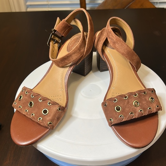 CLARKS Women's RALENE SHEEN Open Toe Sandals Stacked Heel Dark Tan Size 6.5 - Picture 15 of 17